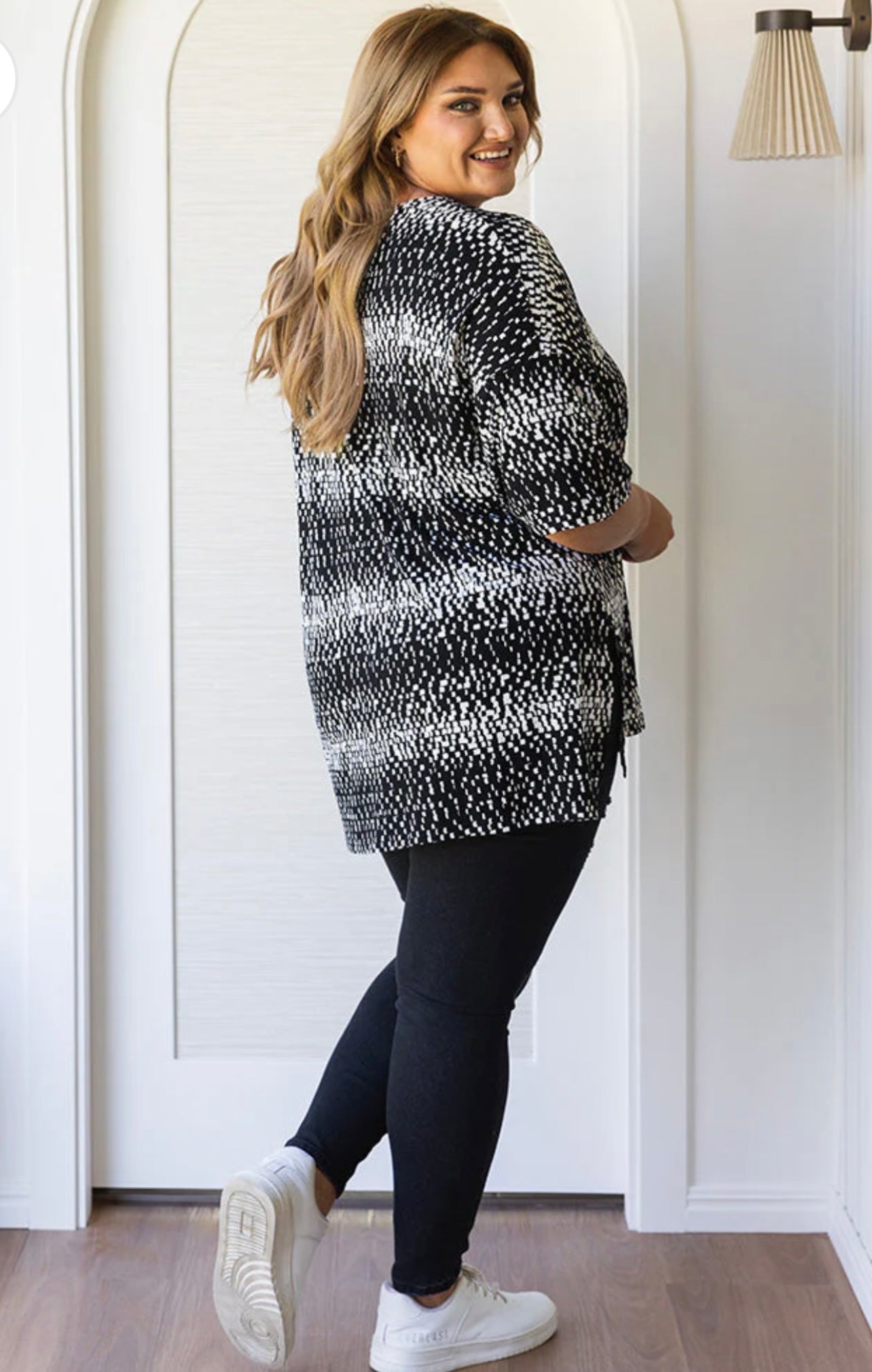 Knot Tee - Black Geo
